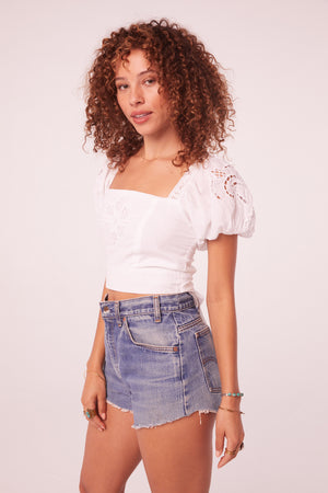 Entrada White Embroidered Puff Sleeve Top